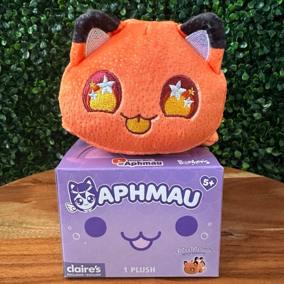 Aphmau MeeMeows Under the Sea Clownfish Cat - Picture 1 of 4